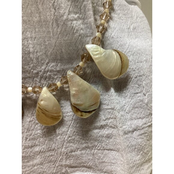 Beautiful Shell and Glass Bead Chocker Necklace Magnetic Clasp Warm Colors - Picture 9 of 12